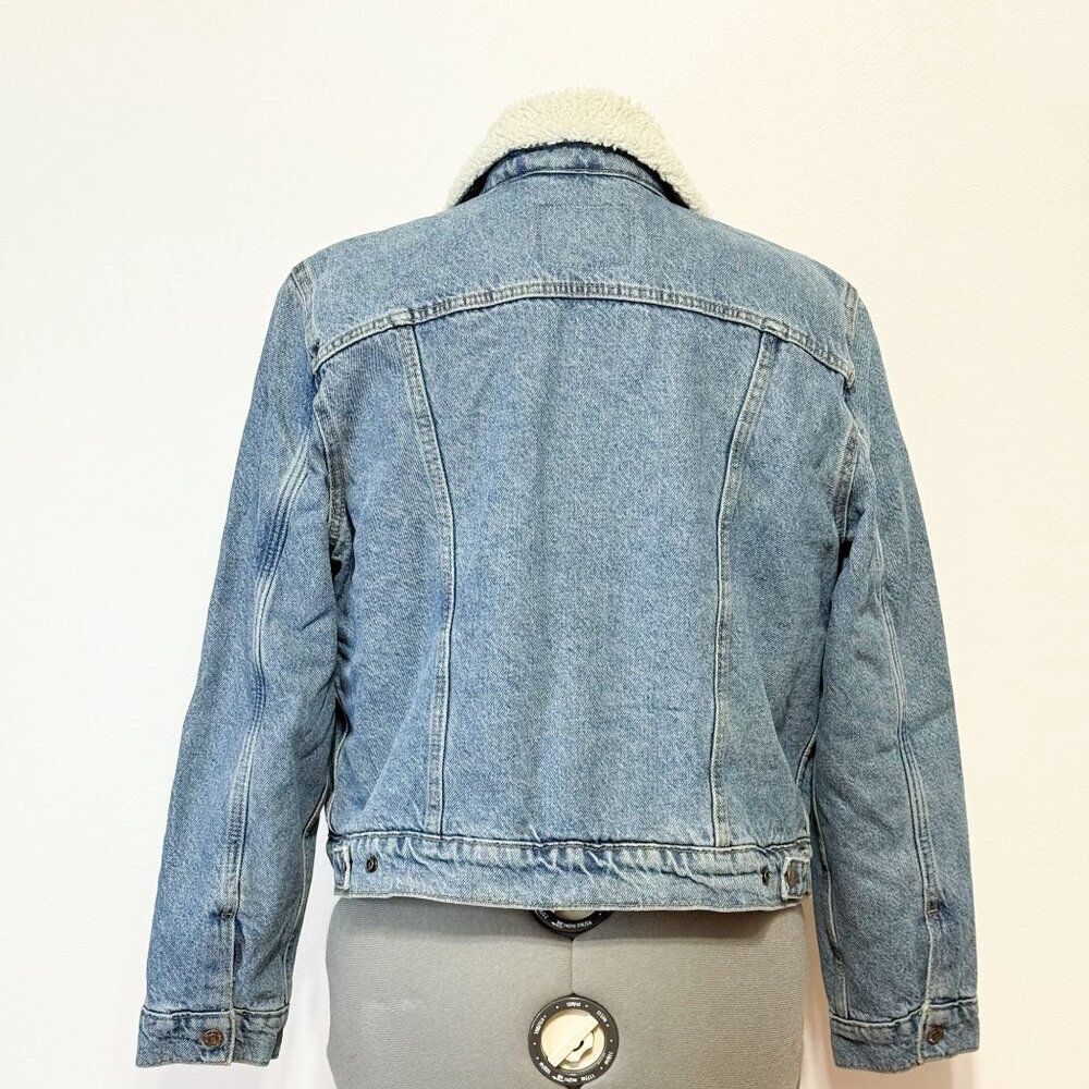 Levi's NWT Sz XS Slim Fit Divided Blue Original Sherpa Trucker Jean Jacket - Picture 8 of 12